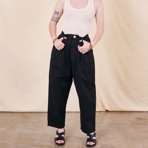 Black trousers in XS new without tags